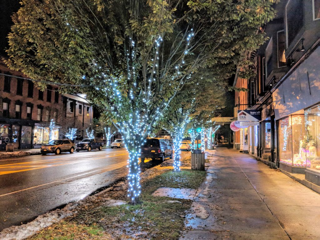 Photos Holiday lights in Ellicottville, New York SitlerHQ