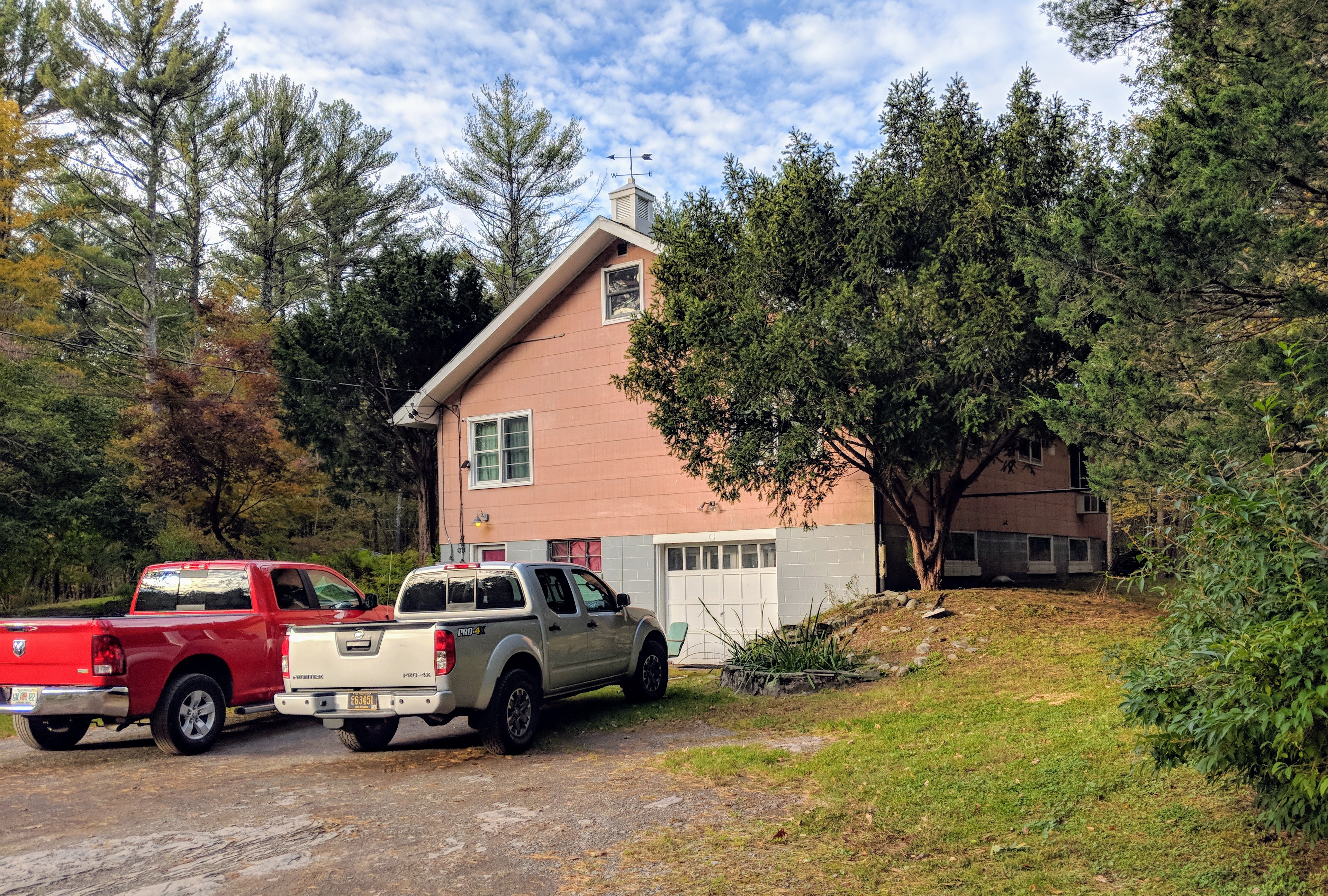 A quick photo stop at Big Pink in Saugerties, NY